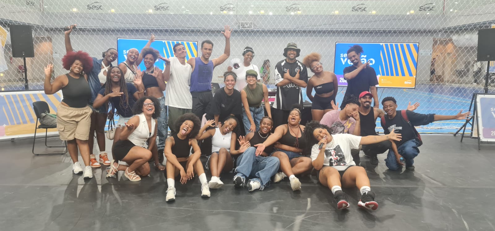Participantes do festival de Breaking reunidos no Sesc